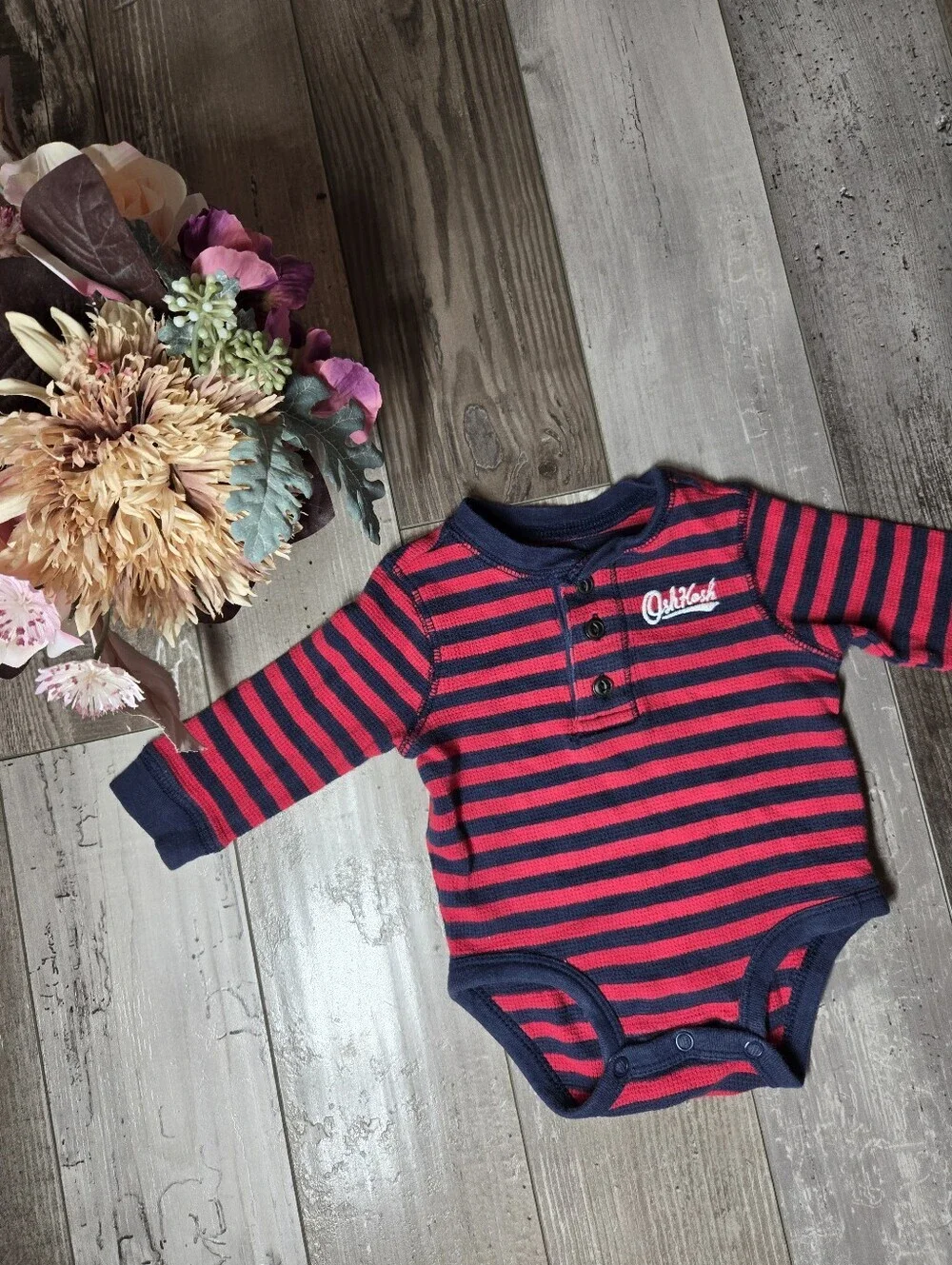 OshKosh B'gosh Baby Boy Striped Red & Navy One-Piece Thermal Bodysuit Size 9M